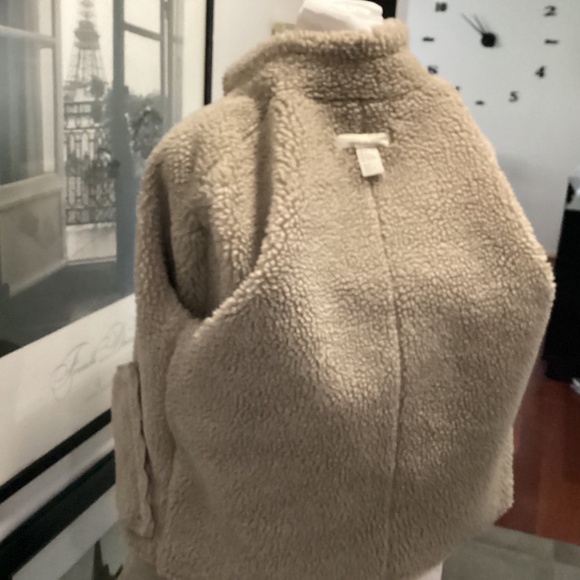 H&M a cutest suede jacket ever. Lined size 2 tan color zippered - Picture 3 of 11